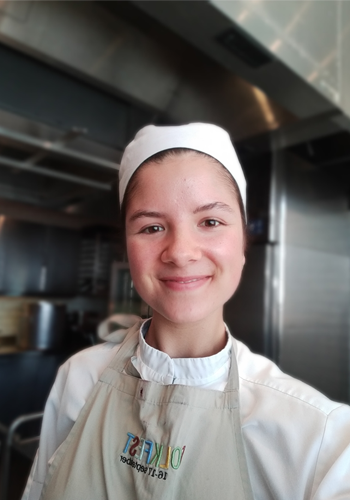 Pauline Mathon, élève en 3ème année Bachelor Arts Culinaires et Entrepreneuriat option Pâtisserie à FERRANDI Paris