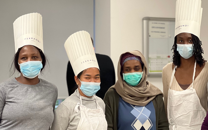 Les CAP cuisine post-bac 1 an de FERRANDI Paris campus de Saint-Gratien animent un atelier culinaire a l’hôpital des enfants de Margency dans le cadre de leur chef-d’œuvre